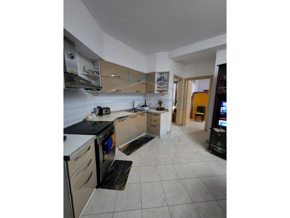 Shitet, Apartament 2+1+ Verande,Unaze e Re , Tirane