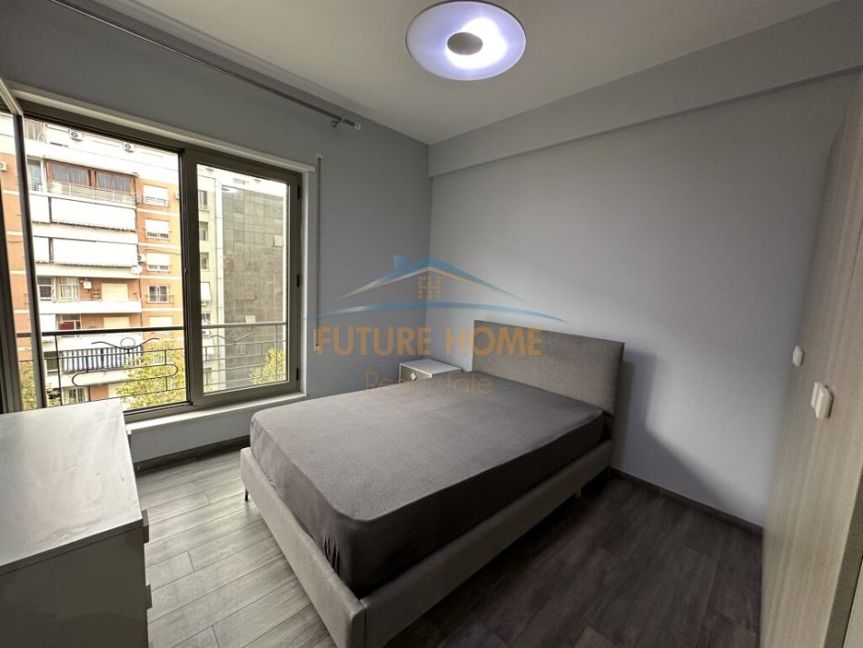 Tirane, jepet me qera apartament 3+1 Kati 7, 123 m² 1.000 € (Rruga e Kavajes)