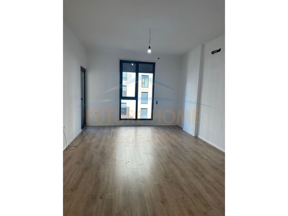 Tirane, jepet me qera apartament 1+1+Aneks+Ballkon Kati 2, 64 m² 110.000 € (PORCELAN)