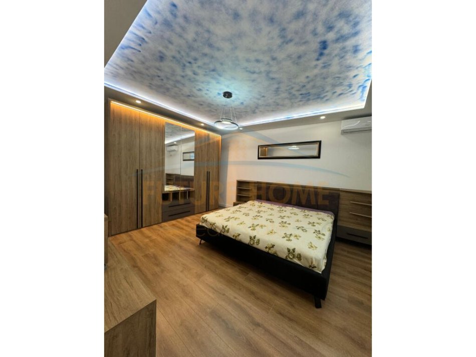 Tirane, shitet apartament 3+1 Kati 2, 120 m² 220.000 € (Kinostudio)