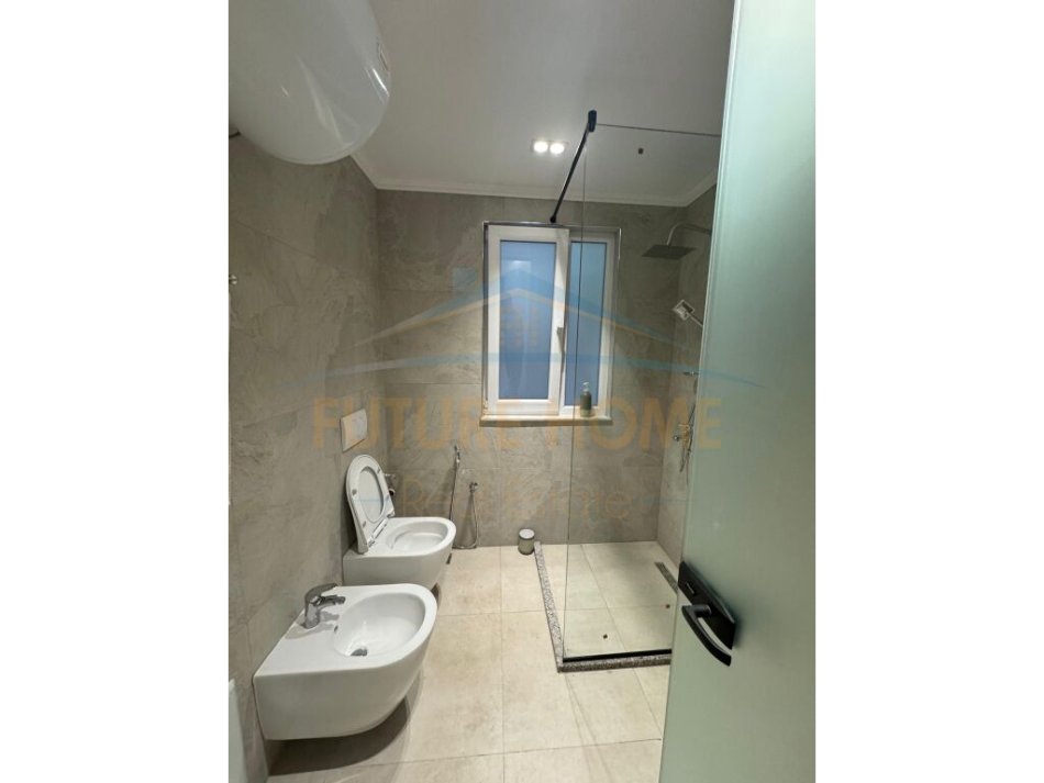 Tirane, shitet apartament 3+1 Kati 2, 120 m² 220.000 € (Kinostudio)