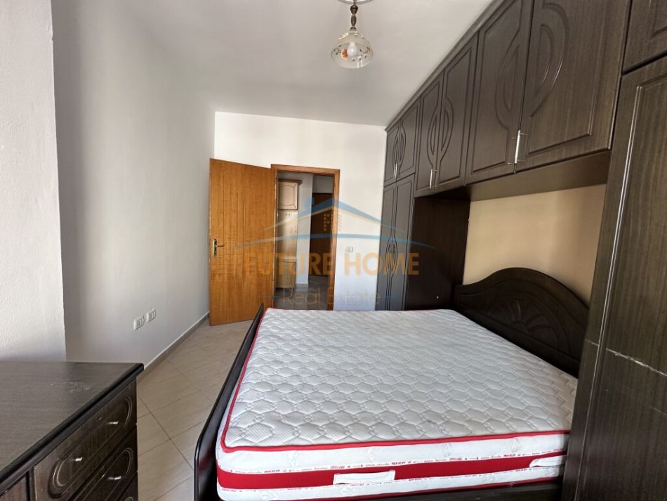 Tirane, shitet apartament 2+1+Ballkon Kati 8, 90 m² 105.000 € (Unaza e re)
