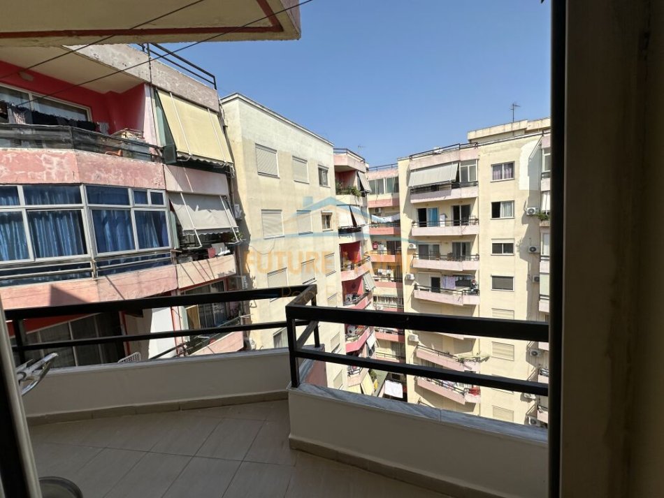 Tirane, shitet apartament 2+1 Kati 8, 90 m² 105.000 € (UNAZA RE)