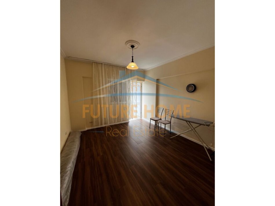 Tirane, jepet me qera apartament 2+1+Aneks+Ballkon Kati 7, 85 m² 650 € (Stadiumi Dinamo)