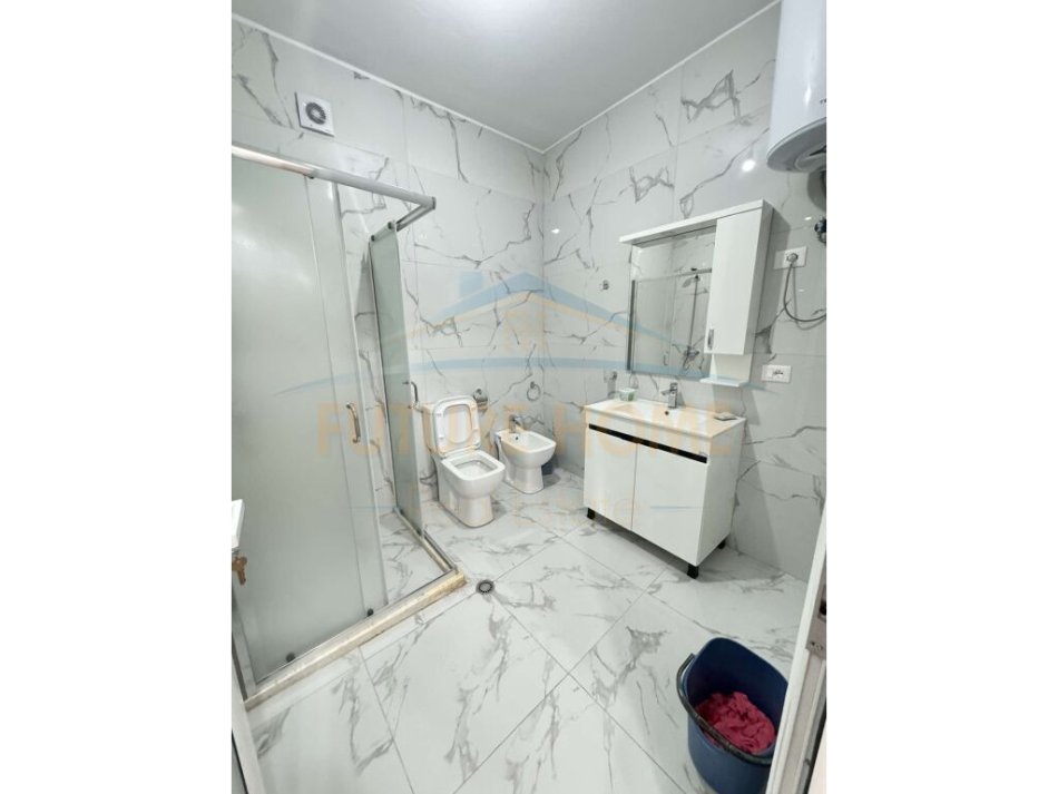 Tirane, jepet me qera apartament 2+1+Ballkon Kati 6, 100 m² 500 € (Kthesa e Kamzes)