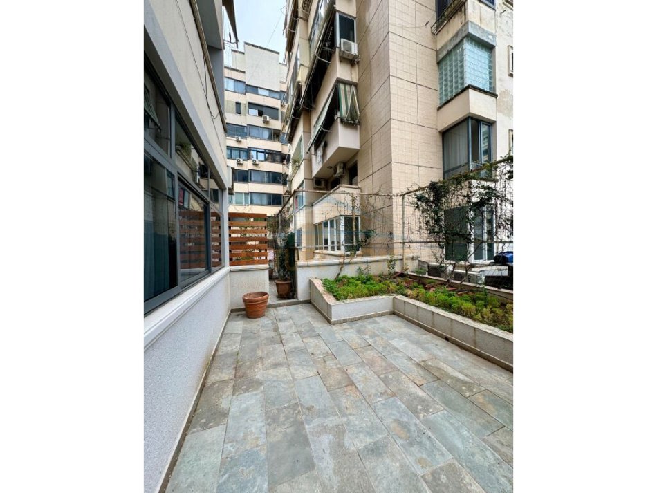 Tirane, shitet apartament 1+1+Aneks+Ballkon , 63 m² 195.000 € (STADIUMI AIR ALBANIA)