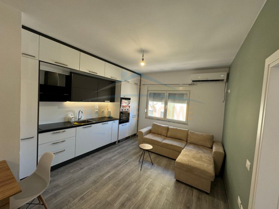 Durres, shitet apartament 2+1 Kati 7, 86 m² 135.000 € (Plazh rrota e kuqe, Durres.)