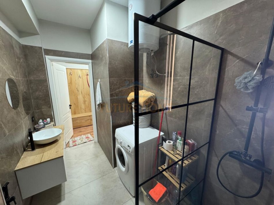 Tirane, shitet apartament 2+1+Ballkon Kati 5, 57 m² 160.000 € (Kodra e Diellit)