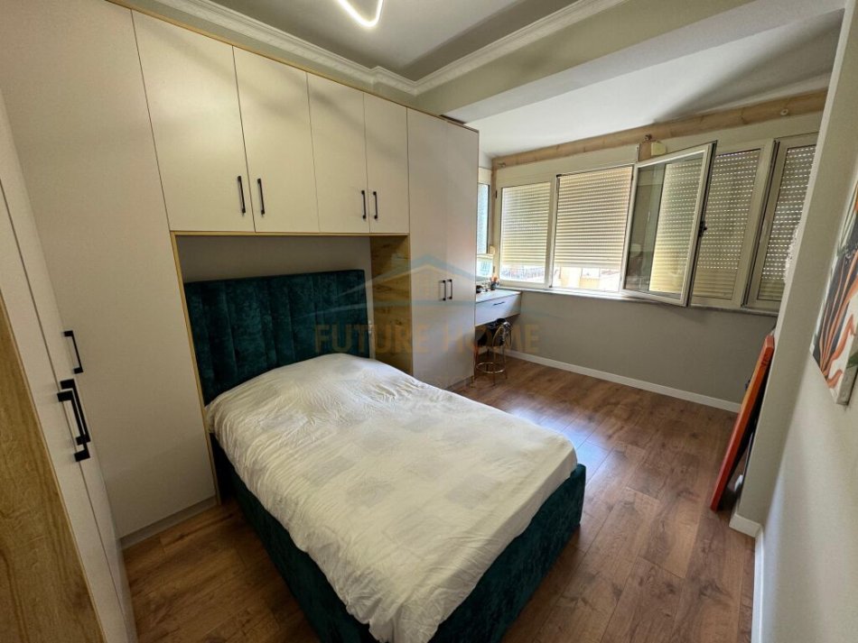 Tirane, shitet apartament 2+1+Ballkon Kati 5, 57 m² 160.000 € (Kodra e Diellit)