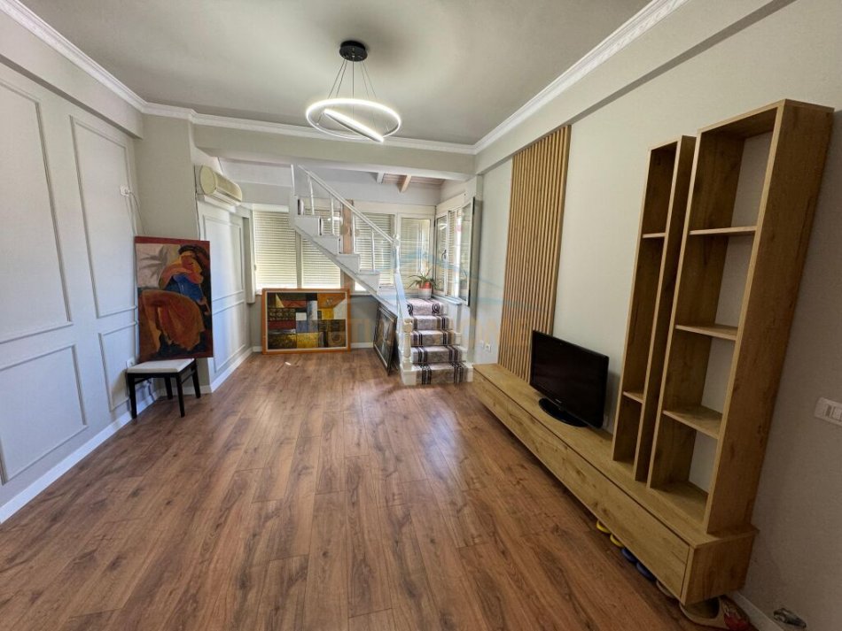 Tirane, shitet apartament 2+1+Ballkon Kati 5, 57 m² 160.000 € (Kodra e Diellit)