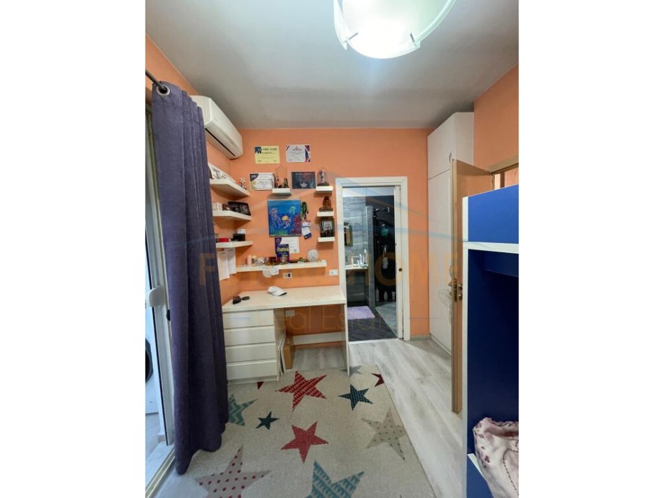 jepet me qera apartament Kati 4, 90 m² 900 €
