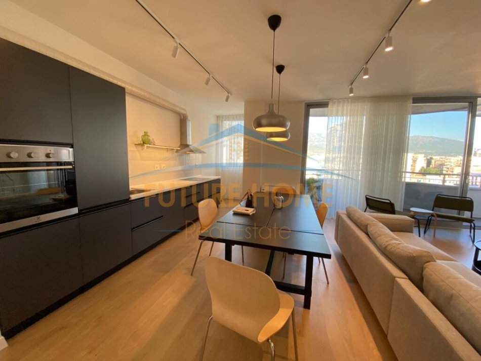 Tirane, jepet me qera apartament 3+1+Ballkon Kati 8, 158 m² 1.500 € (BULEVARDI ZOGU I)