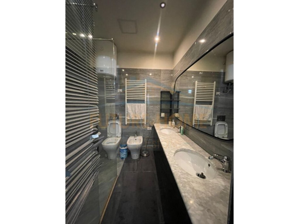 jepet me qera apartament Kati 4, 90 m² 900 €