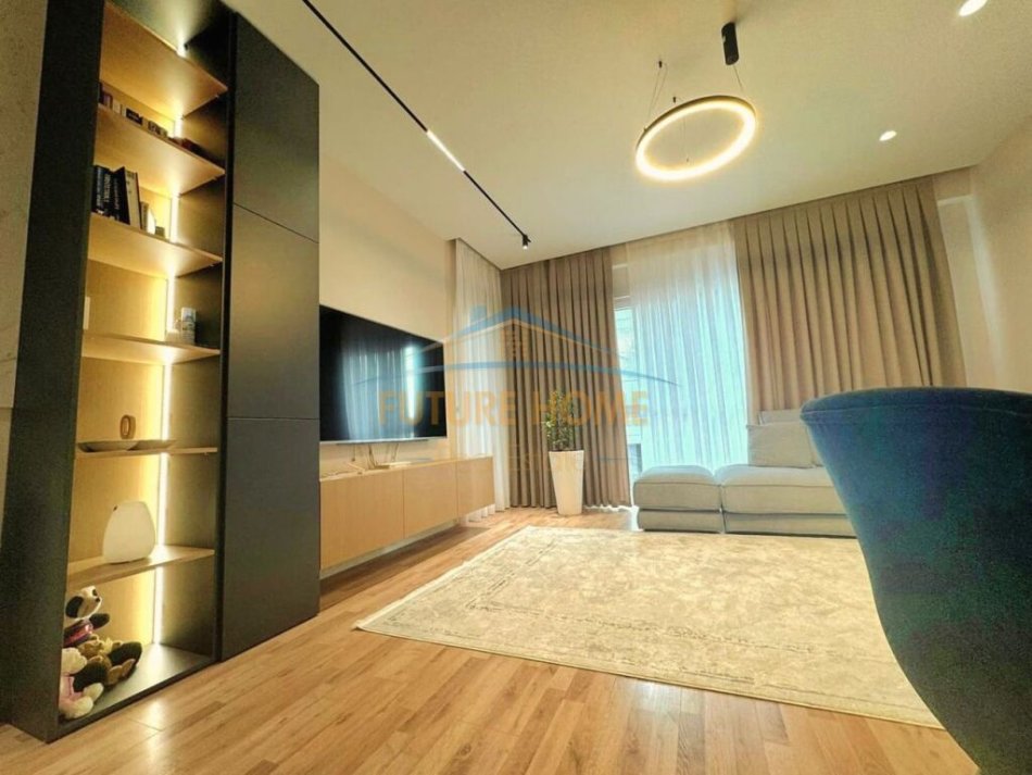 Tirane, shitet apartament 1+1+Ballkon Kati 4, 155.000 € (5 Maji)