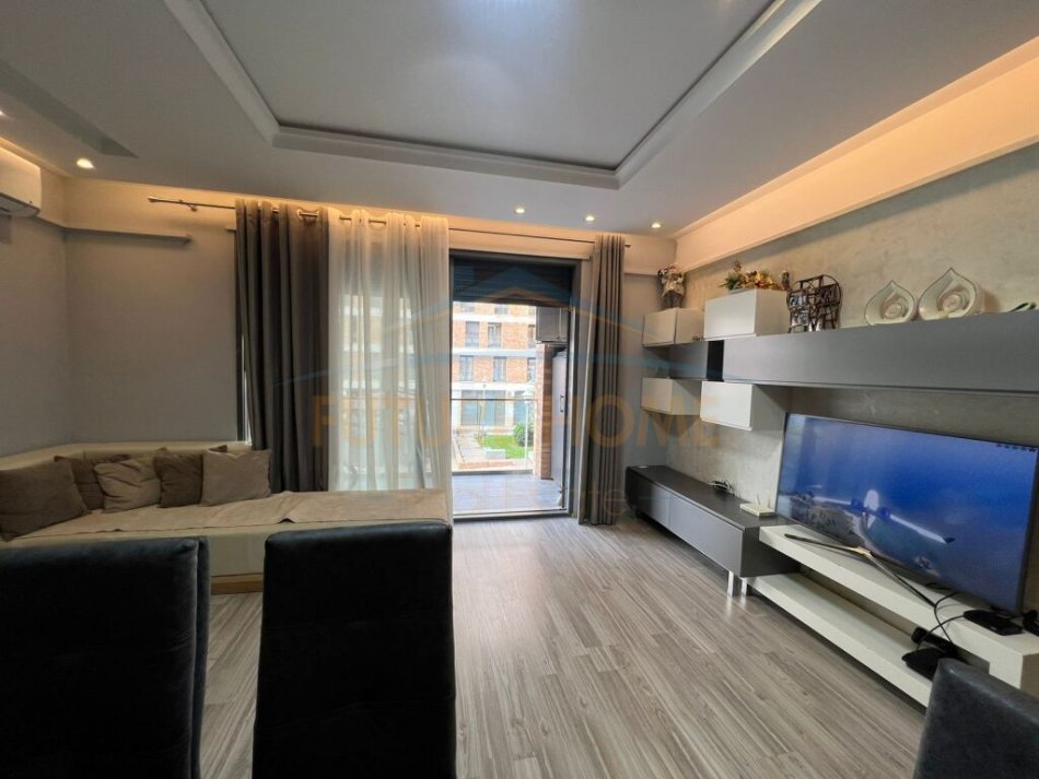 Tirane, shitet apartament 3+1+Ballkon Kati 1, 132 m² 260.000 € (FIORI DI BOSCO)