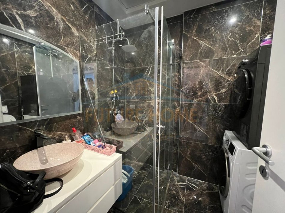 Tirane, shitet apartament 3+1+Ballkon Kati 1, 132 m² 260.000 € (FIORI DI BOSCO)