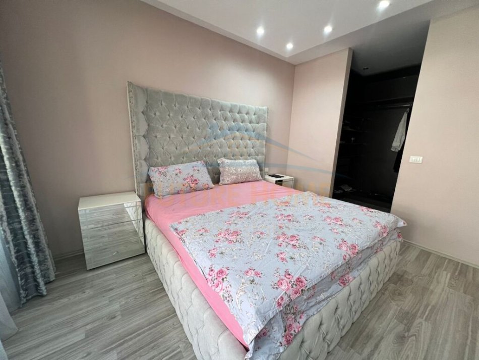 Tirane, shitet apartament 3+1+Ballkon Kati 1, 132 m² 260.000 € (FIORI DI BOSCO)