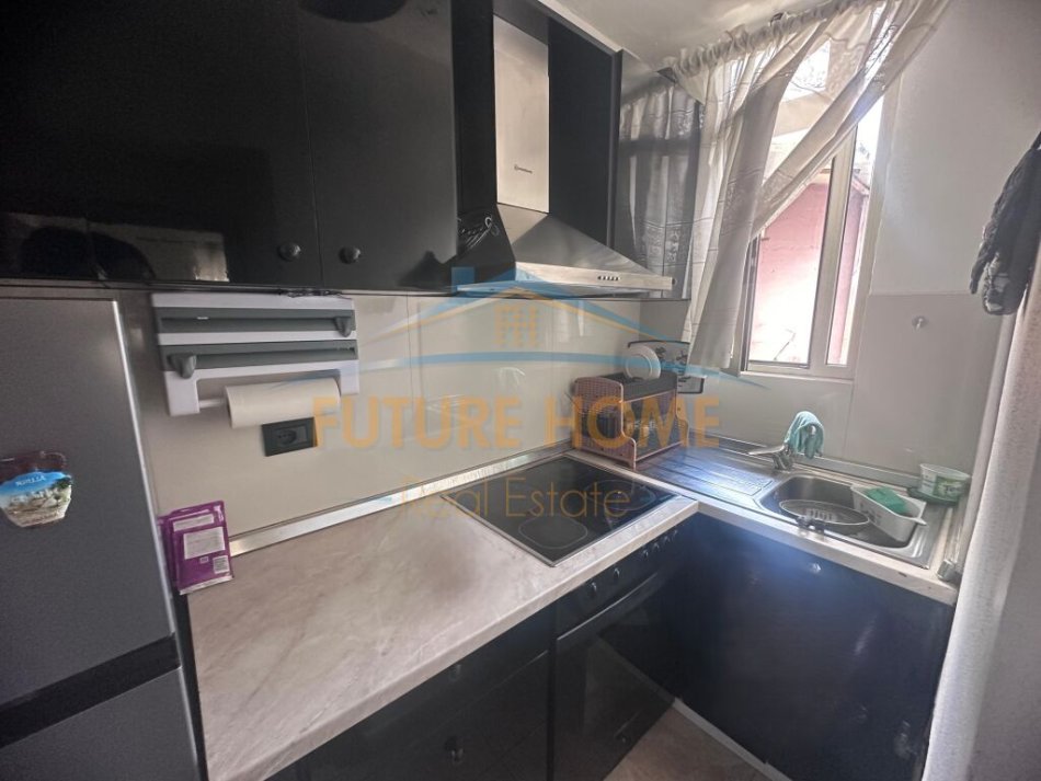 Tirane, shitet apartament 1+1 Kati 5, 52 m² 98.000 € (Rruga Hoxha Tahsim)
