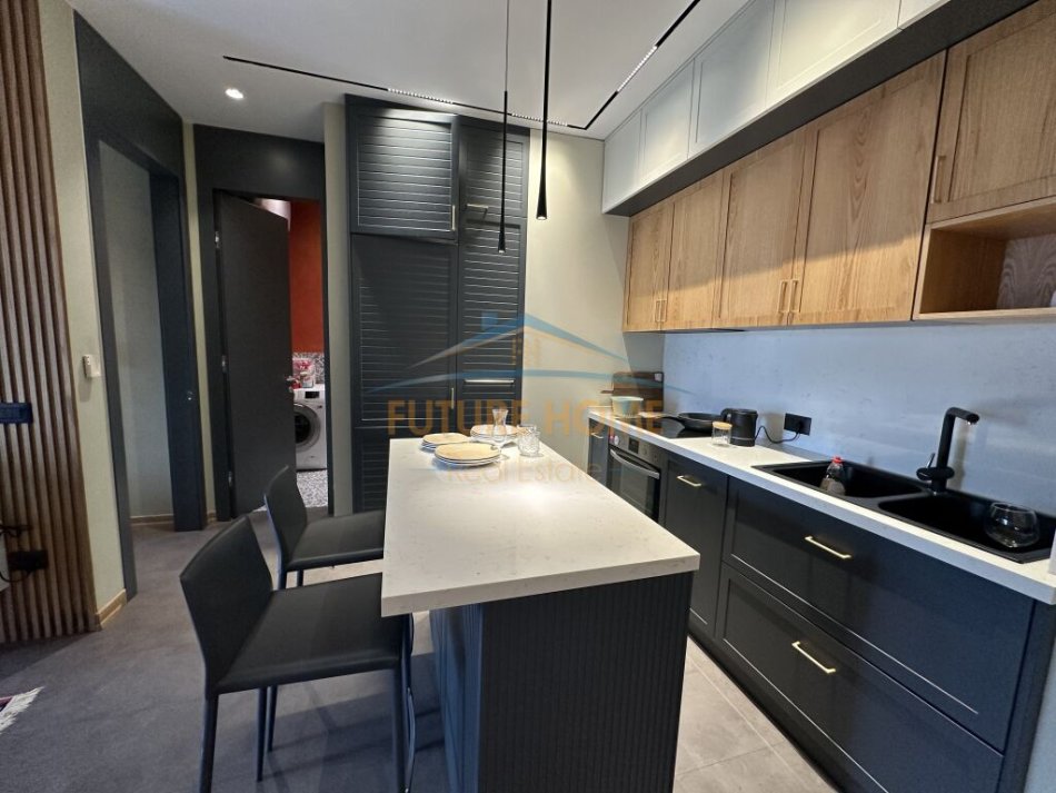 Tirane, jepet me qera apartament 1+1+Ballkon Kati 2, 73 m² 900 € (KOMPLEKSI DELIJORGJI)