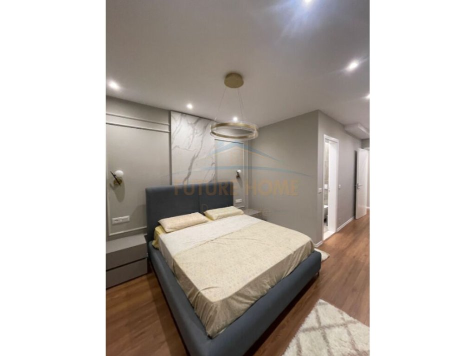 Tirane, jepet me qera apartament 2+1+Ballkon Kati 6, 93 m² 1.300 € (KODRA E DIELLIT)