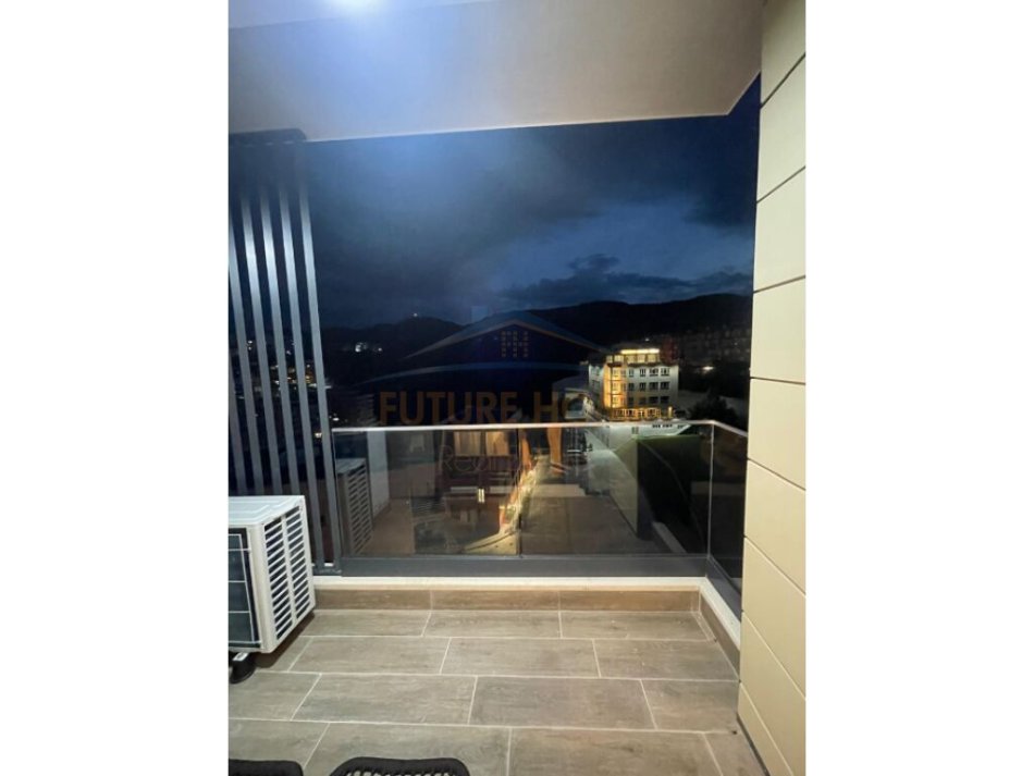 Tirane, jepet me qera apartament 2+1+Ballkon Kati 6, 93 m² 1.300 € (KODRA E DIELLIT)