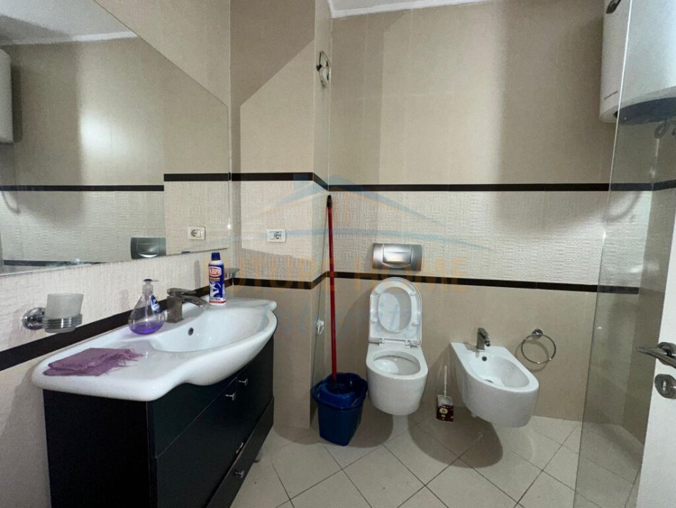 Tirane, jepet me qera apartament 2+1 Kati 9, 110 m² 500 € (Unaza re)