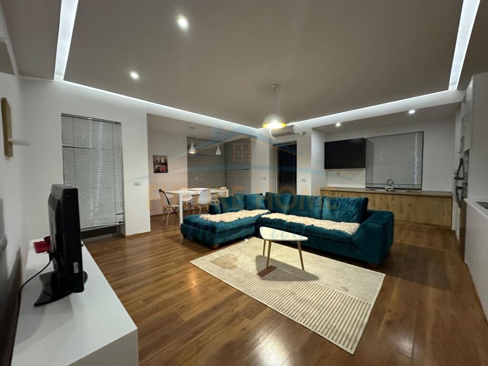 Tirane, jepet me qera apartament 2+1 Kati 9, 110 m² 500 € (Unaza re)