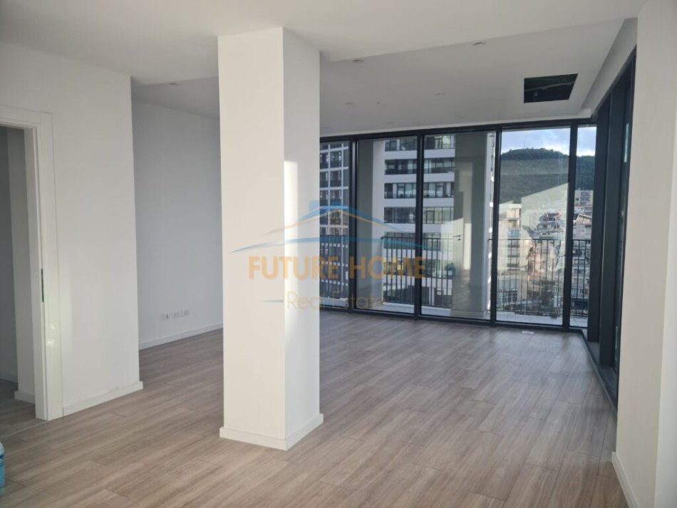 Tirane, jepet me qera apartament 2+1 Kati 9, 124 m² 1.300 € (Lake View , Liqeni I Thate)