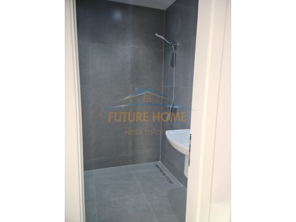 Tirane, jepet me qera apartament 2+1 Kati 9, 124 m² 1.300 € (Lake View , Liqeni I Thate)