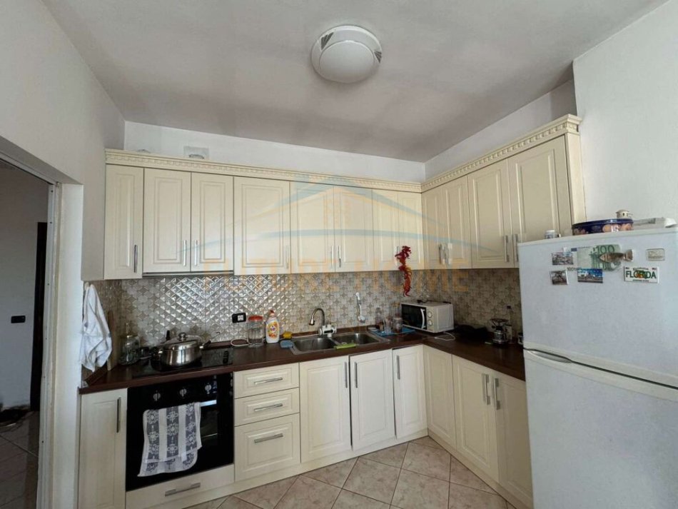 Tirane, shitet apartament 2+1 Kati 8, 104 m² 120.000 € (unaza e re)