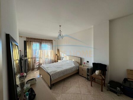 Tirane, shitet apartament 2+1 Kati 8, 104 m² 125.000 € (UNAZA E RE)