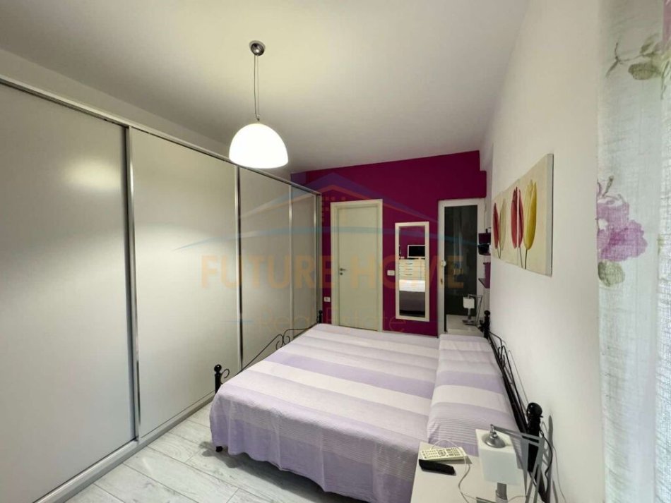 Tirane, shitet apartament 2+1+Ballkon Kati 2, 93 m² 125.000 € (YZBERISHT)