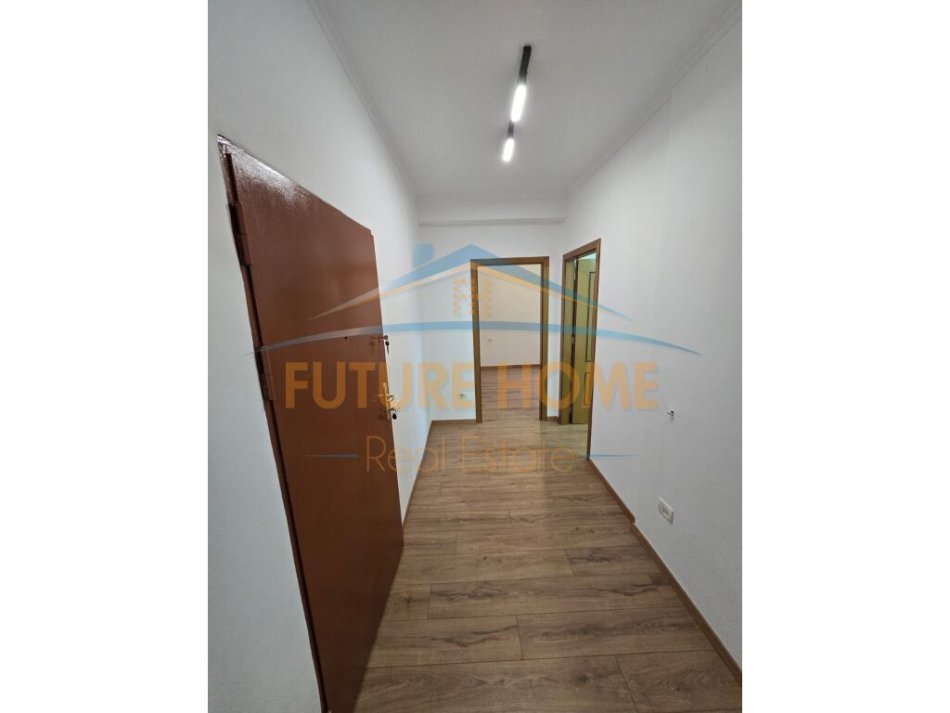 Tirane, shitet apartament 1+1+Ballkon Kati 5, 55 m² 90.000 € (RRUGA E DIBRES)