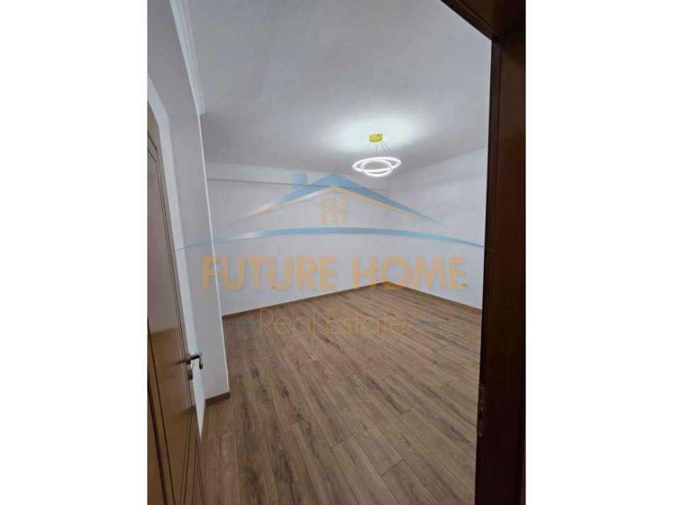 Tirane, shitet apartament 1+1+Ballkon Kati 5, 55 m² 90.000 € (RRUGA E DIBRES)