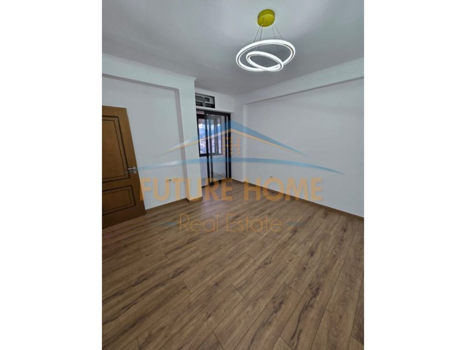 Tirane, shitet apartament 1+1+Ballkon Kati 5, 55 m² 90.000 € (RRUGA E DIBRES)