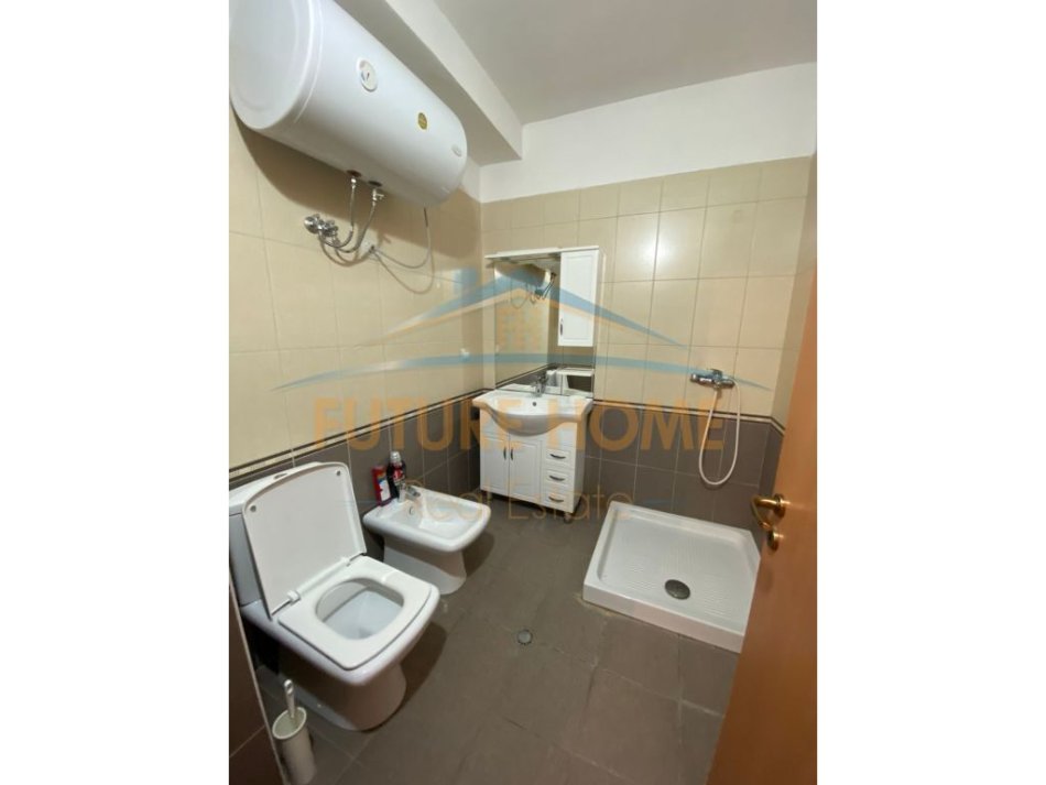 Durres, shitet apartament 3+1 Kati 7, 124 m² 240.000 € (Currila, Durres)