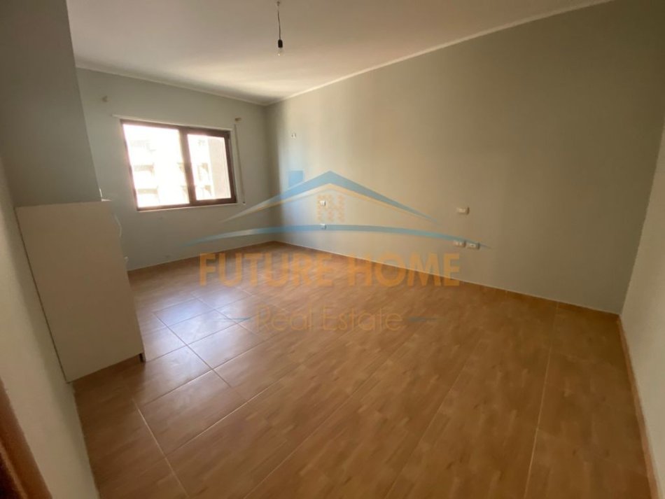 Durres, shitet apartament 3+1 Kati 7, 124 m² 240.000 € (Currila, Durres)