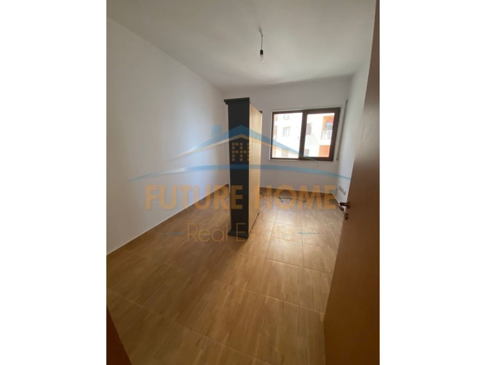 Durres, shitet apartament 3+1 Kati 7, 124 m² 240.000 € (Currila, Durres)