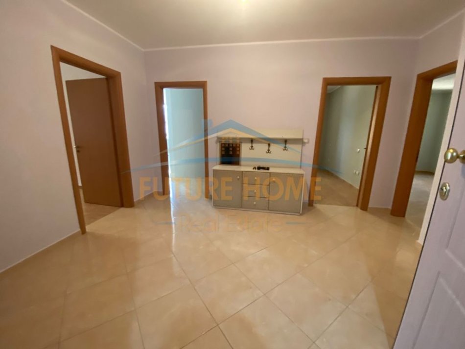 Durres, shitet apartament 3+1 Kati 7, 124 m² 240.000 € (Currila, Durres)