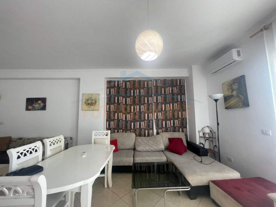 Durres, jepet me qera apartament 2+1 Kati 4, 110 m² 550 € (Vollga, Durres)