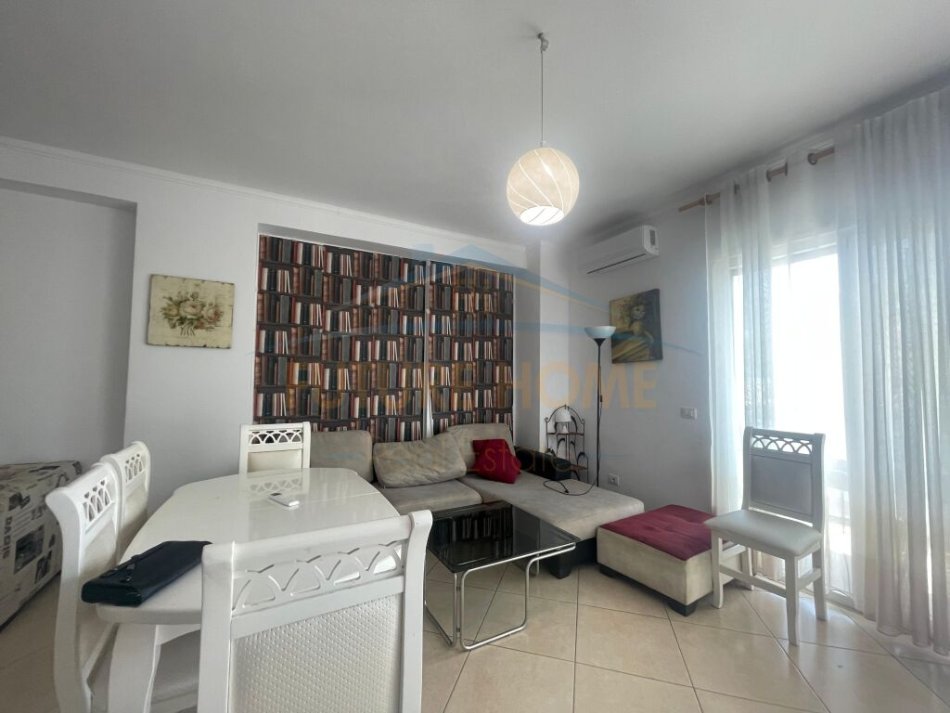 Durres, jepet me qera apartament 2+1+Ballkon Kati 4, 110 m² 600 € (Vollga,Durres)