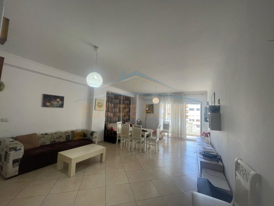Durres, jepet me qera apartament 2+1 Kati 4, 110 m² 550 € (Vollga, Durres)