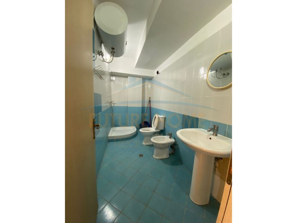 Durres, jepet me qera apartament 2+1 Kati 4, 100 m² 450 € (Plazh Iliria, Durres)