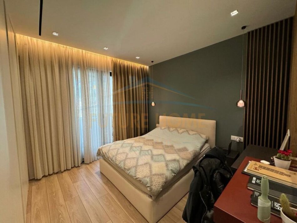 Tirane, shitet apartament 2+1+Aneks+Ballkon Kati 5, 89 m² 280.000 € (Square 21)