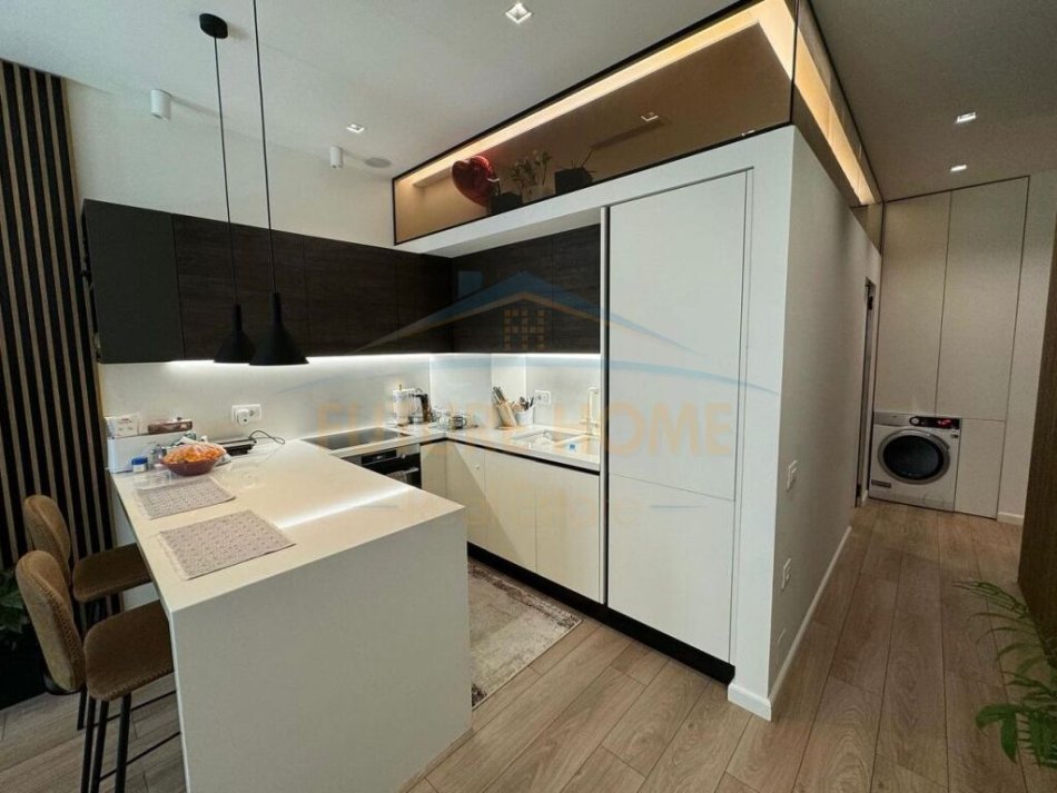 Tirane, shitet apartament 2+1+Aneks+Ballkon Kati 5, 89 m² 280.000 € (Square 21)