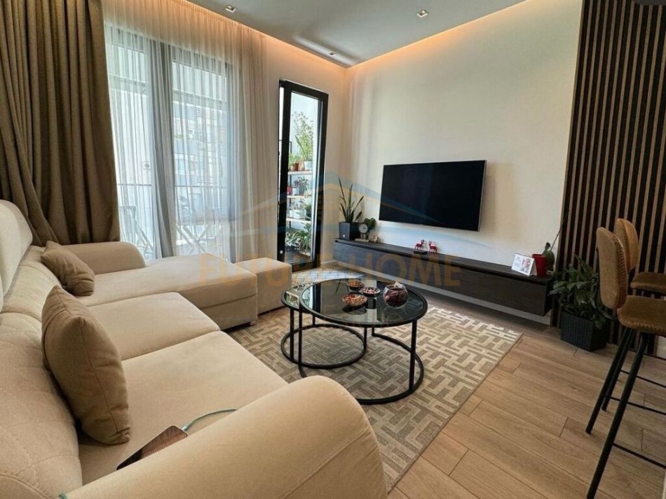 Tirane, shitet apartament 2+1+Aneks+Ballkon Kati 5, 89 m² 280.000 € (Square 21)