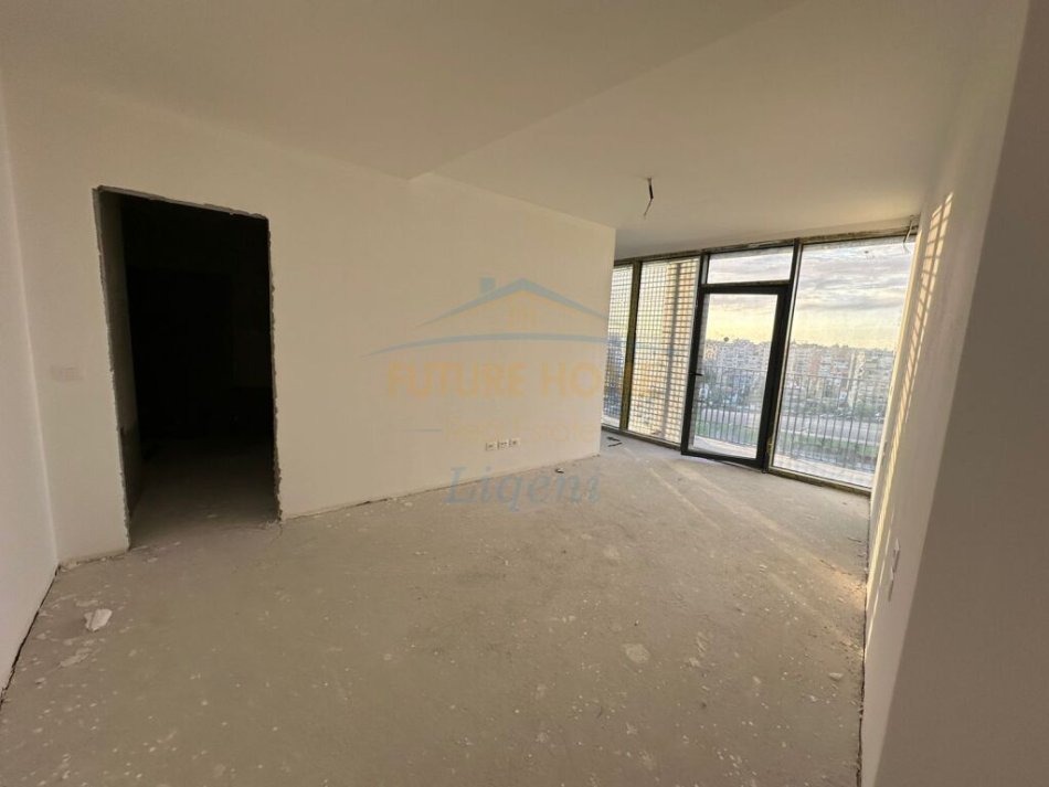 Tirane, shitet apartament 3+1+Ballkon Kati 9, 217 m² 599.000 € (Residenca Lake View)