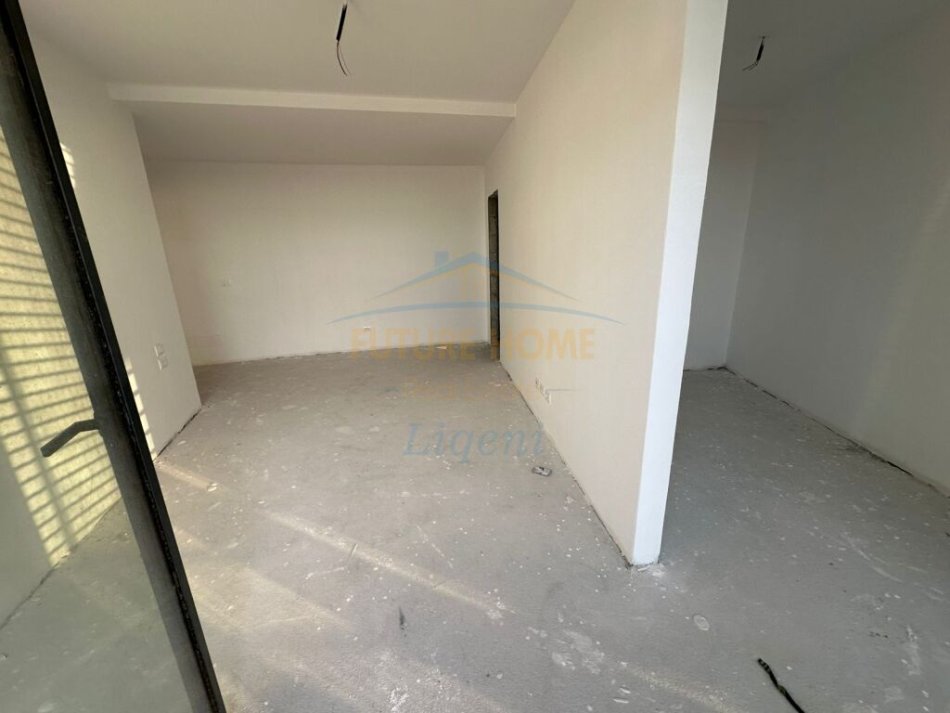 Tirane, shitet apartament 3+1 Kati 9, 216 m² 599.000 € (Rruga e Kosovareve)