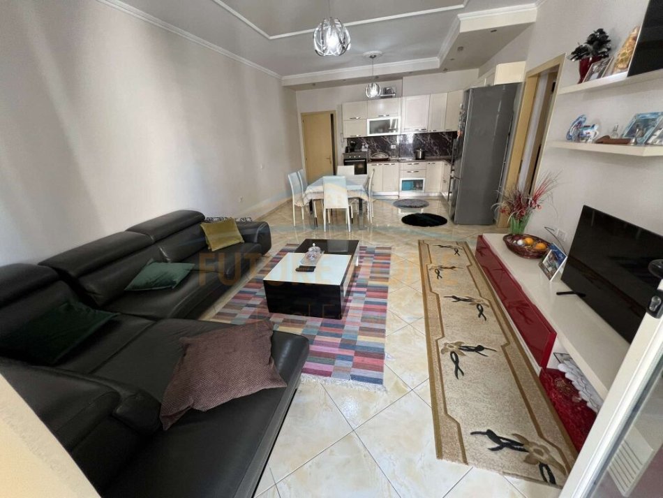 Tirane, shitet apartament 2+1 Kati 5, 99 m² 134,000 € (YZBERISHT