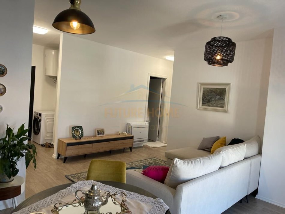Tirane, shitet apartament 2+1 Kati 7, 86 m² 105.000 € (Univers City)